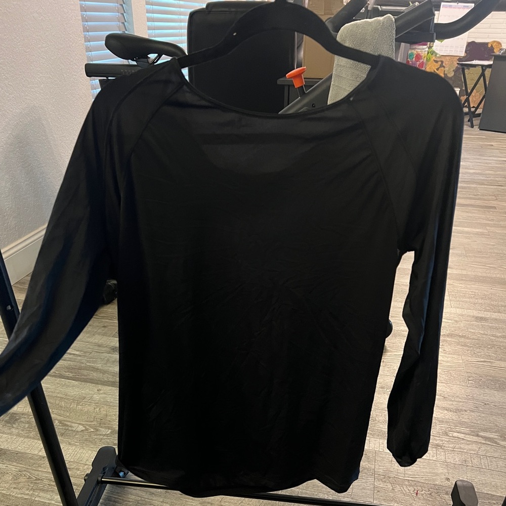 Black long sleeve Lulu top